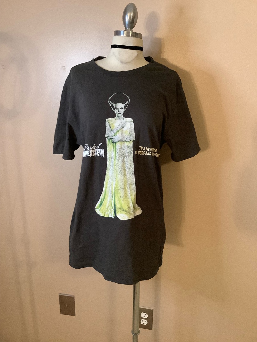 Urban Outfitters Bride of Frankenstein Grey Graphic T-Shirt Size Medium Unisex.